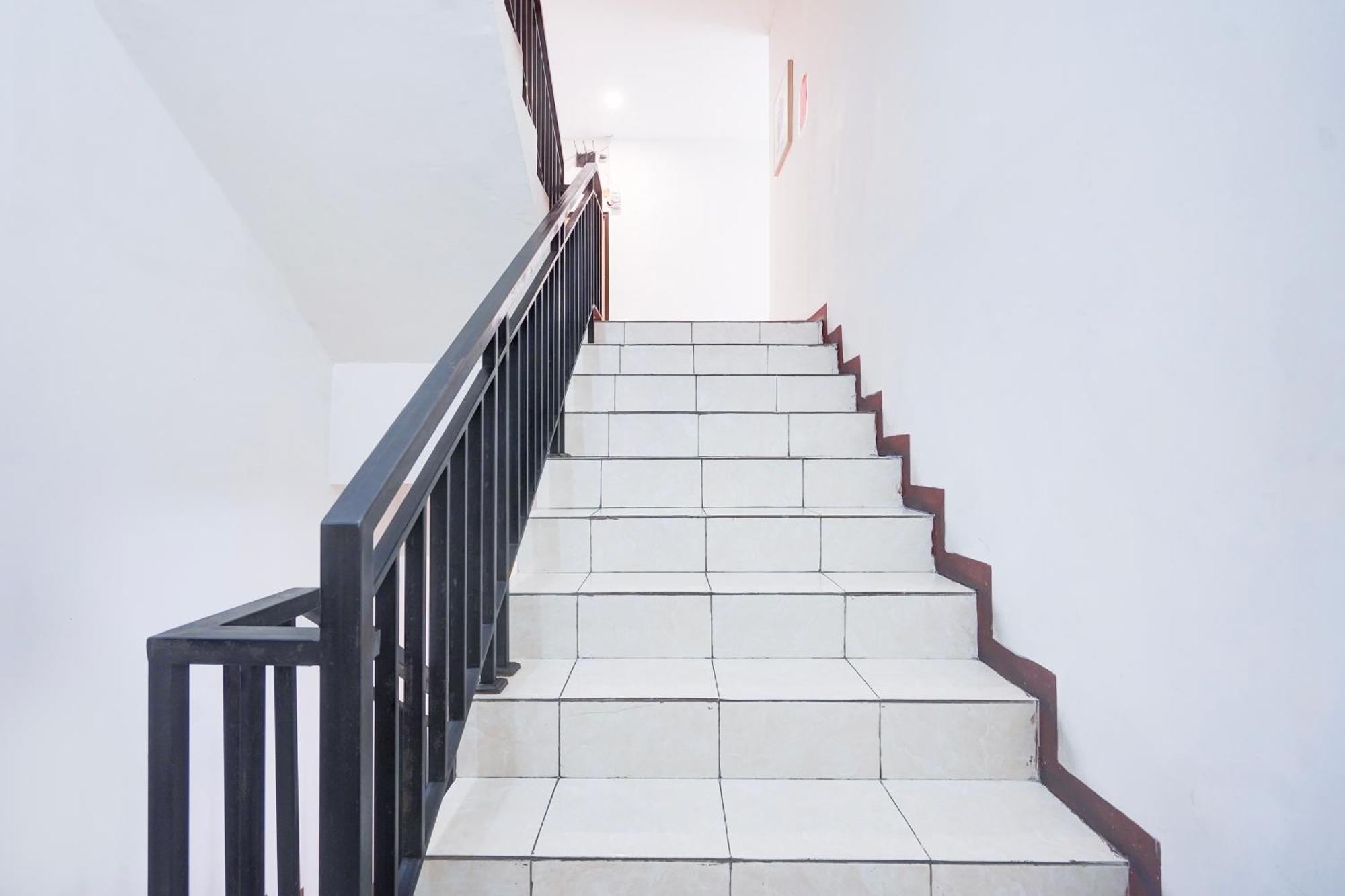 Hotel O Rappocini Near Rsia Paramount Makassar Dış mekan fotoğraf